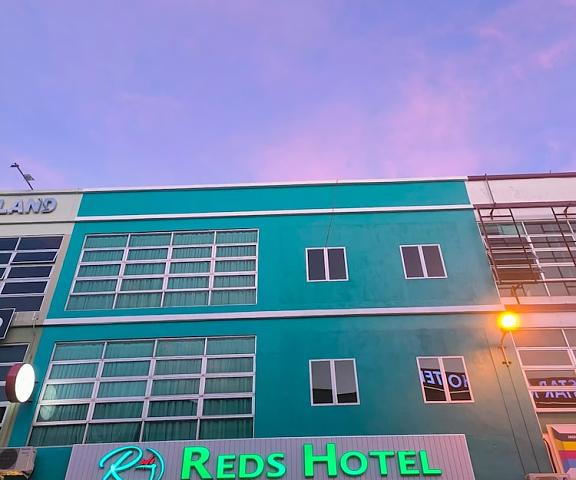 Red's Hotel Sarawak Bintulu Facade
