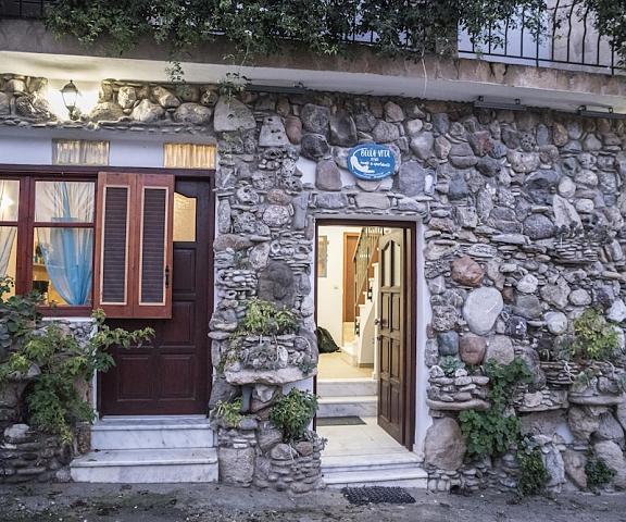 Bella Vita Style rooms & apartments Crete Island Faistos Facade