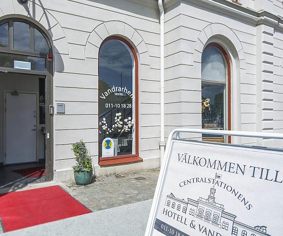 Centralstationens Vandrarhem - Hostel Ostergotland County Norrkoping Entrance