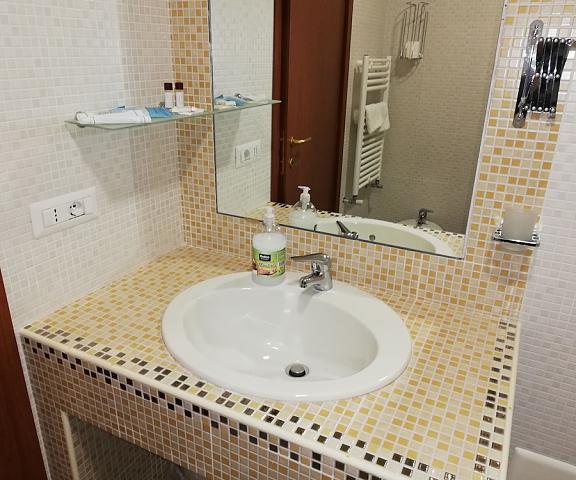 Hotel Ristorante La Vela Campania Boscoreale Bathroom