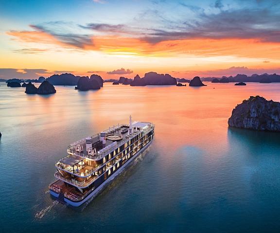 Heritage Cruises Cat Ba Archipelago Quang Ninh Halong Facade