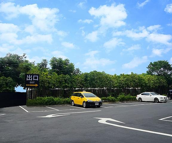 If Motel Taoyuan County Taoyuan Parking