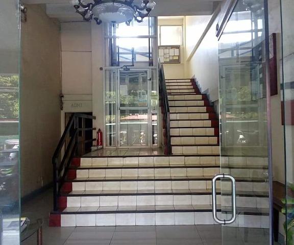 Ekonumi Rooms at Benrosi Plaza null Paranaque Entrance