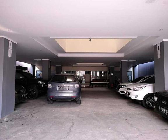 Giant Kost West Java Serpong Parking