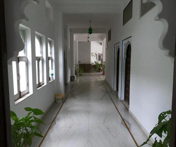 The Hostel Crown Rajasthan Udaipur Corridors