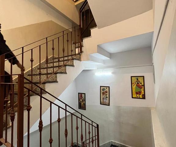 Vaaidehi Premium Stay Rajasthan Udaipur Staircase