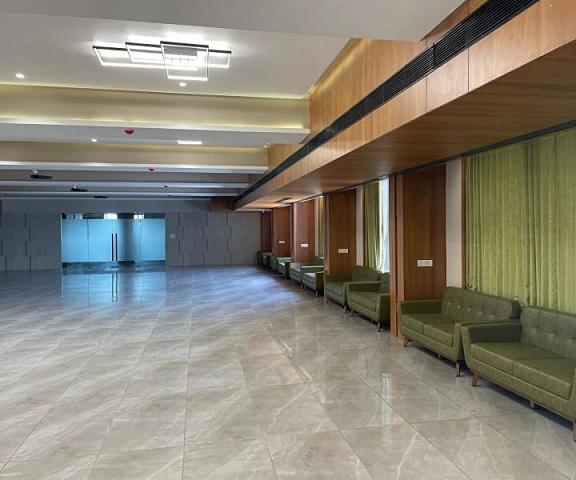 Hotel Maple Tree Inn Gujarat Mehsana Lobby