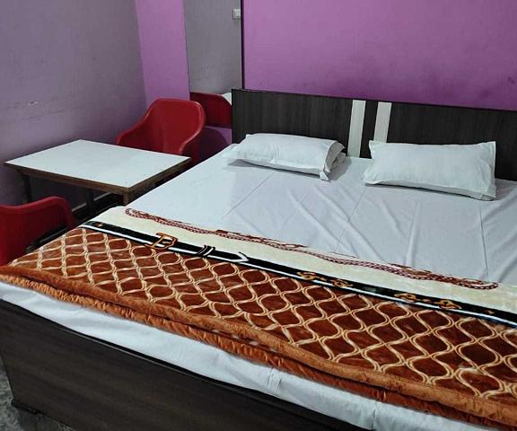SPOT ON 811622 Hotel Golden Gajraula Uttar Pradesh Moradabad Classic Triple Room