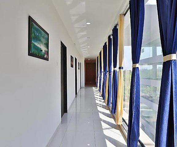Fabhotel Infinity Gujarat Vadodara Corridors