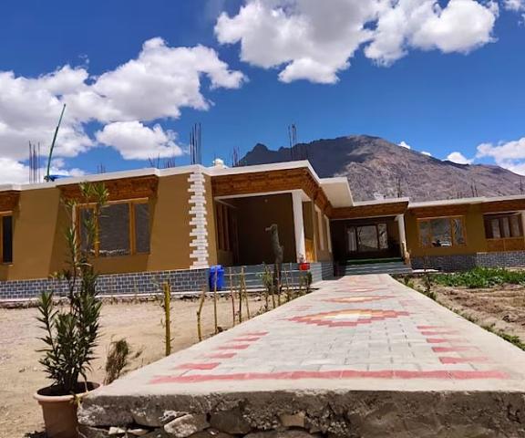 Hotel Himalayan Desert Villa Hunder Jammu and Kashmir Leh Entrance