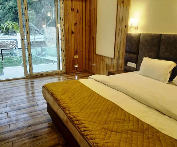 Qcent Woods Resort & Spa Uttaranchal Rishikesh Luxury Woods Cottage with Riverview Balcony