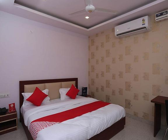 OYO 22079 Hotel Blueberry Haryana Faridabad Room