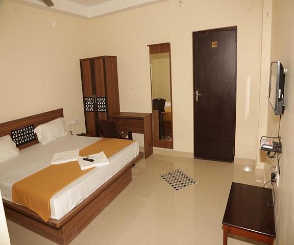 Hotel Santhosh Inn Tamil Nadu Velankanni Room