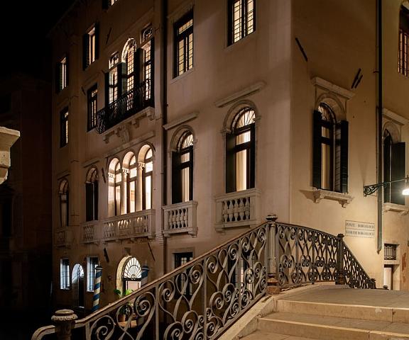 Palazzo Maria Formosa Veneto Venice Facade