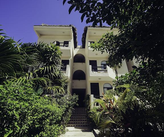 Villas De Rosa Beach Resort Quintana Roo Akumal Entrance