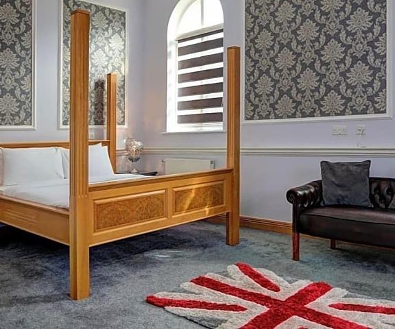 SK Baylis house hotel England Slough Room