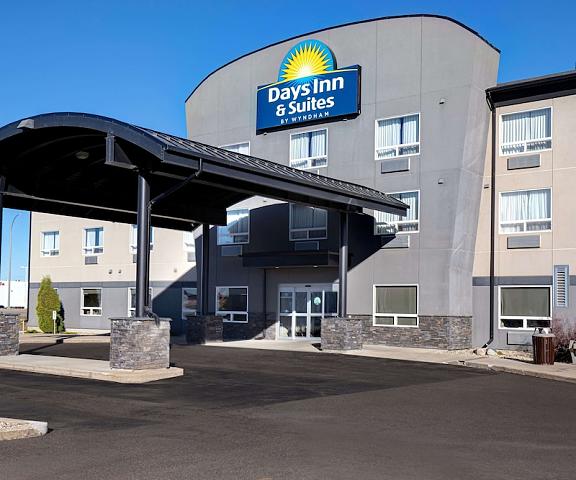 Days Inn & Suites by Wyndham Yorkton Saskatchewan Yorkton Exterior Detail