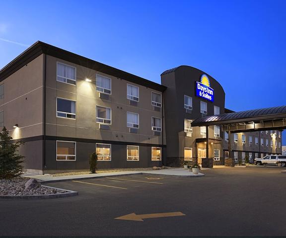 Days Inn & Suites by Wyndham Yorkton Saskatchewan Yorkton Facade