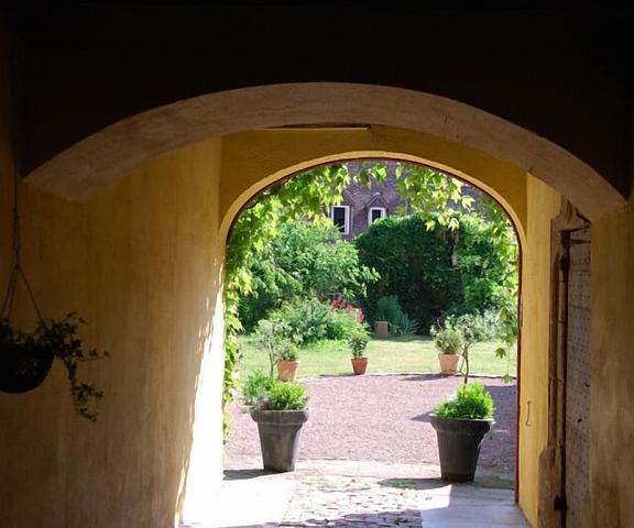 Maison Sainte-Barbe Bourgogne-Franche-Comte Autun Entrance