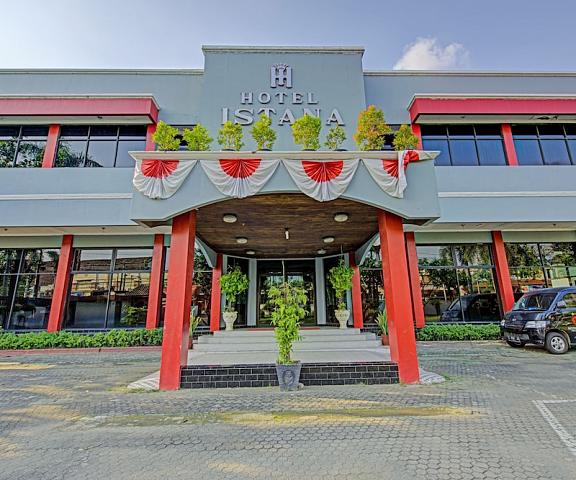 OYO 3934 Hotel Istana Central Java Pekalongan Exterior Detail