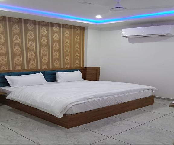 Hotel HK Gujarat Halol Room