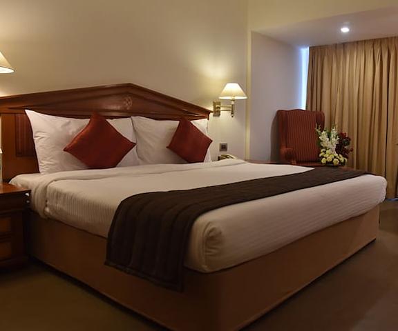 Hotel Sagar Plaza Maharashtra Pune Living Area