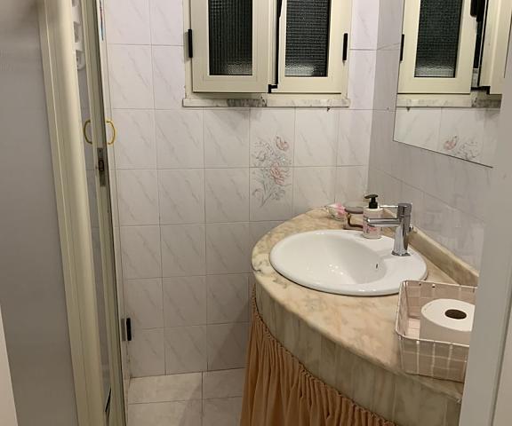 Lo Studiolo Apartment Calabria Pizzo Bathroom
