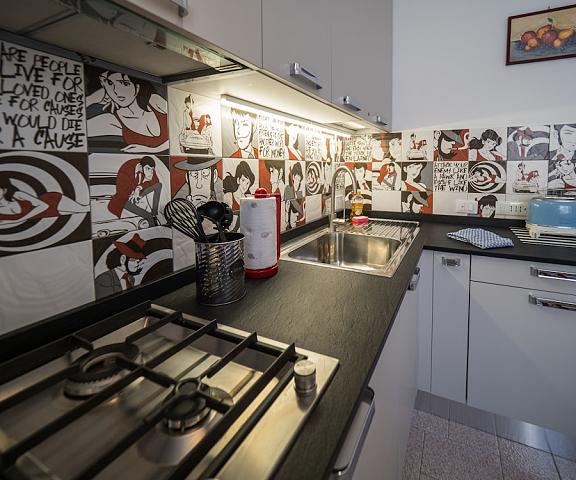 Nonna Rosetta Traditional Studio Liguria Vernazza Kitchen