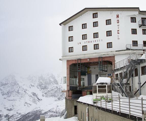 Hotel Lo Stambecco Valle d'Aosta Valtournenche Exterior Detail