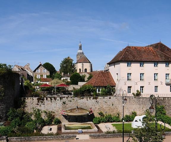Hostellerie de la Tour d'Auxois Bourgogne-Franche-Comte Saulieu Facade