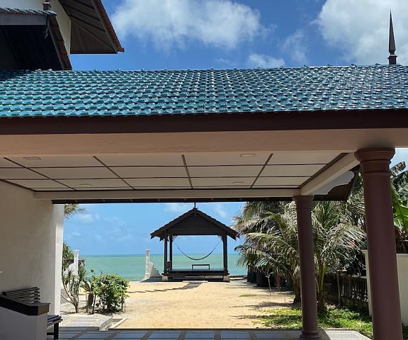 Che Beach House Terengganu Marang Porch
