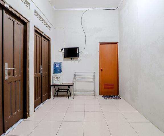 Homestay Damandiri Prambanan Syariah null Prambanan Interior Entrance