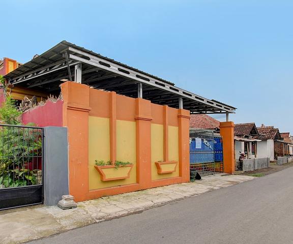 OYO 92123 Chikam House Syariah East Java Kediri Exterior Detail