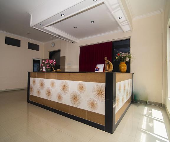 OYO 1401 Hotel Maya null Kupang Reception
