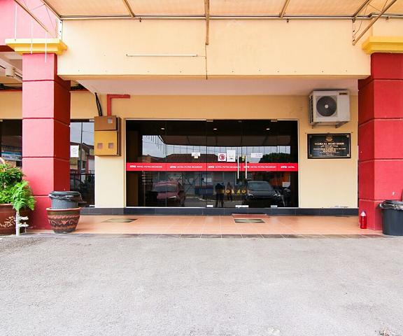 OYO 11343 Hotel Putra Iskandar Perak Bota Entrance