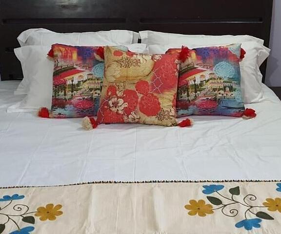 Columbine Bed And Breakfast null Gilgit Room
