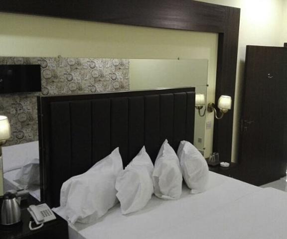 Hotel Best One null Multan Room