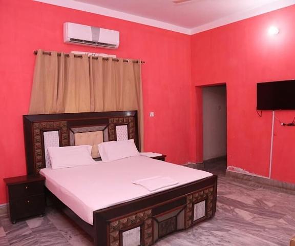 Hotel Sareena Residence null Multan Room
