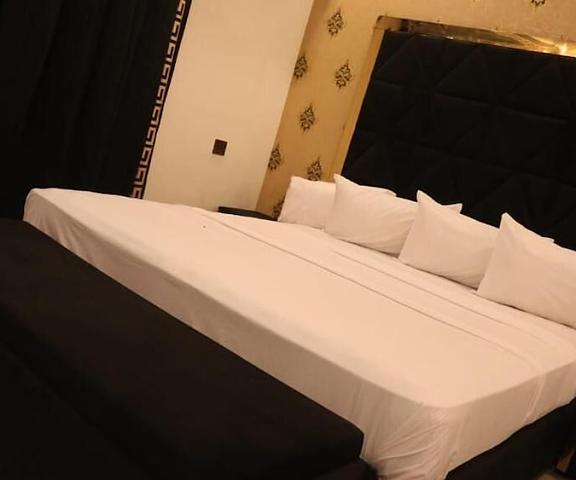 Hotel De Smart Multan null Multan Room