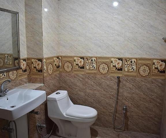 De Metro Guest House null Rawalpindi Bathroom