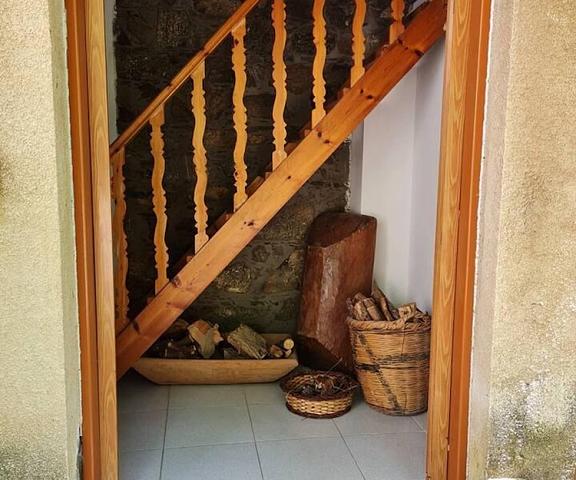Elpiniki's Old Three Bedroom House Nicosia District Kalopanayiotis Interior Entrance