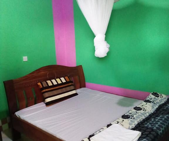 Holy Guest House null Embu Room