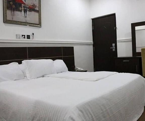 Greenland Suites null Lagos Room