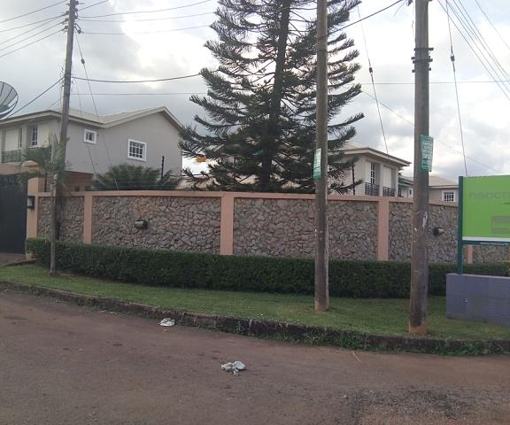 Neocourts Hotel Ebonyi Enugu Courtyard