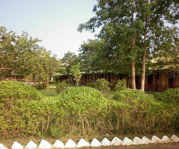 Wila Safari Hotel Hambantota District Weerawila Interior Entrance