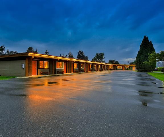 Arbutus Grove Motel British Columbia Parksville Facade
