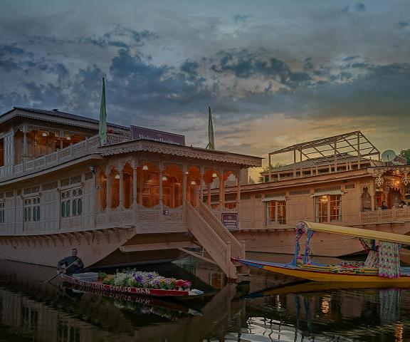 WelcomHeritage Gurkha Houseboats Jammu and Kashmir Srinagar Hotel Exterior