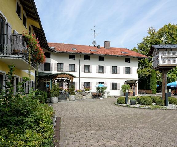 Hotel Neuwirt Bavaria Sauerlach Facade
