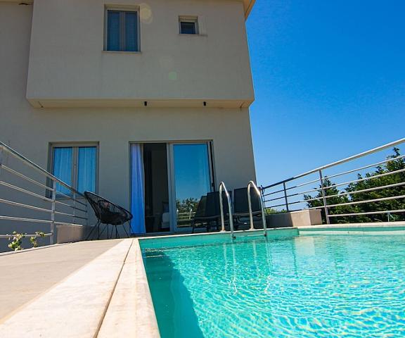 IO Luxury Pool & Hot Tub Suites Epirus Preveza Terrace