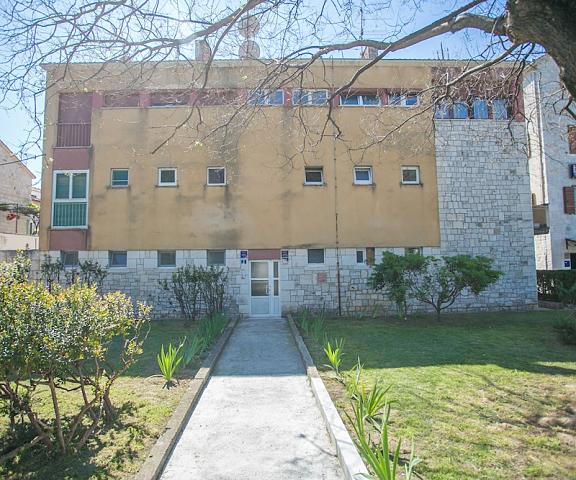 Modern Living in the Heart of Trogir Split-Dalmatia Trogir Facade